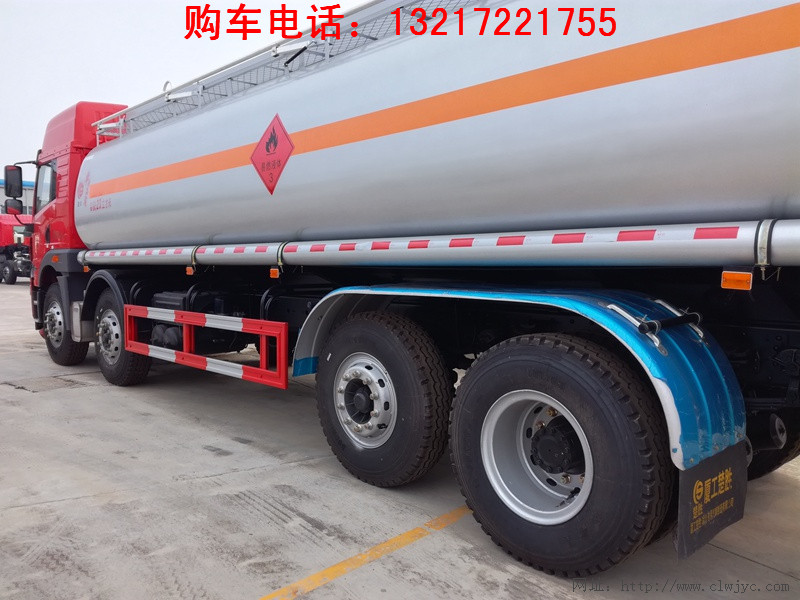 解放前四后六油罐車