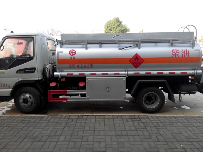 江淮5噸加油車