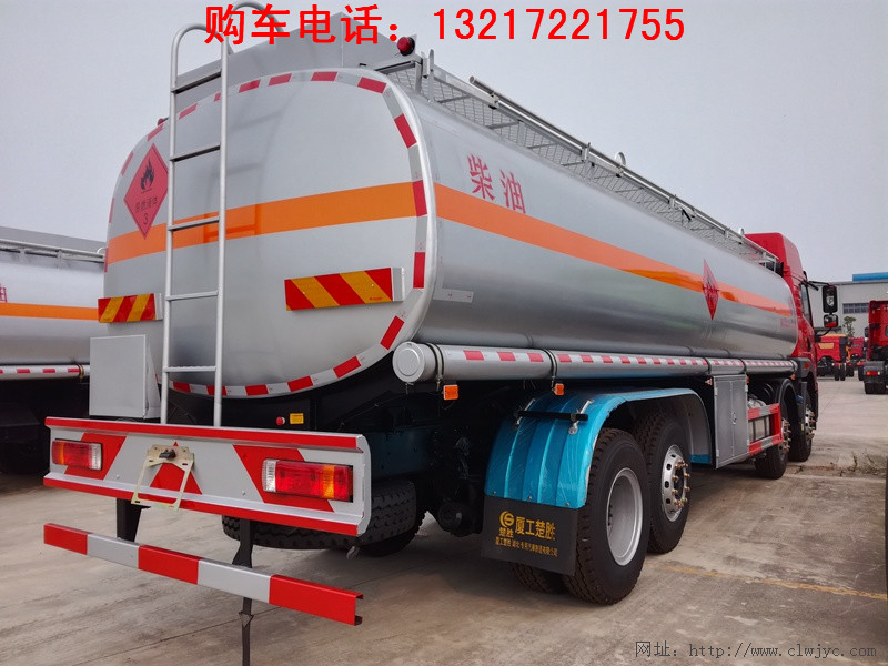 解放前四后六油罐車