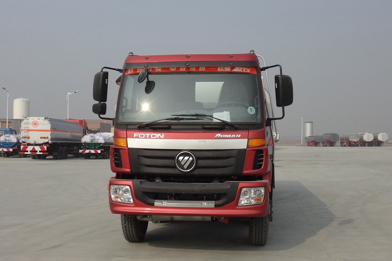 福田歐曼小三軸油罐車